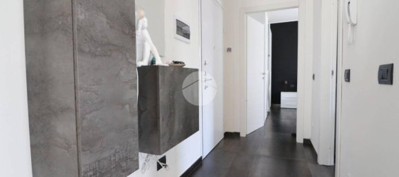 2غرفة شقة في Rho, Italy رقم 338753 11