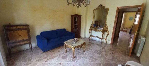 4 rooms Apartment in Palermo, Italy No. 42161 3