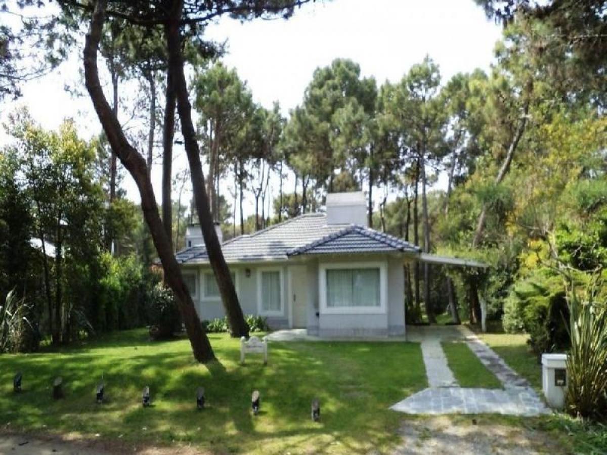 3 bedrooms House in Mar del Plata, Argentina No. 94161