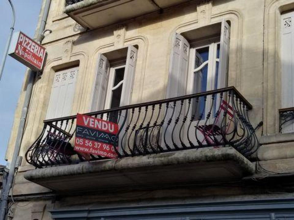 Studio in the Condo in Bordeaux, France No. 10537