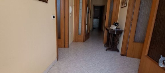 6 rooms Apartment in Sant'Egidio alla Vibrata, Italy No. 289122 4