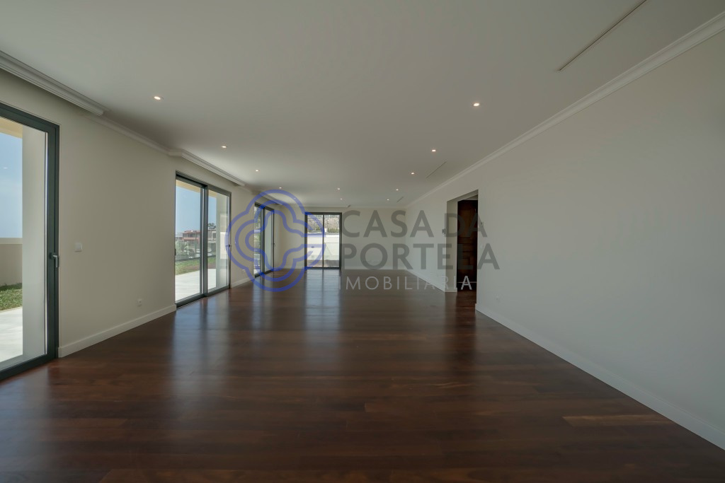 Дом с 3 спальнями в Фуншал, Португалия № 94308