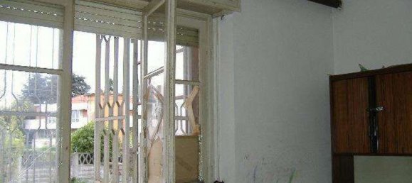 3-salle Appartement à Gallarate, Italy No. 334154 11