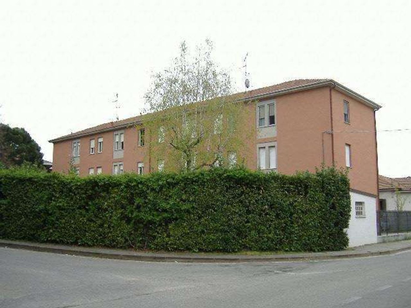 3-salle Appartement à Gallarate, Italy No. 334154