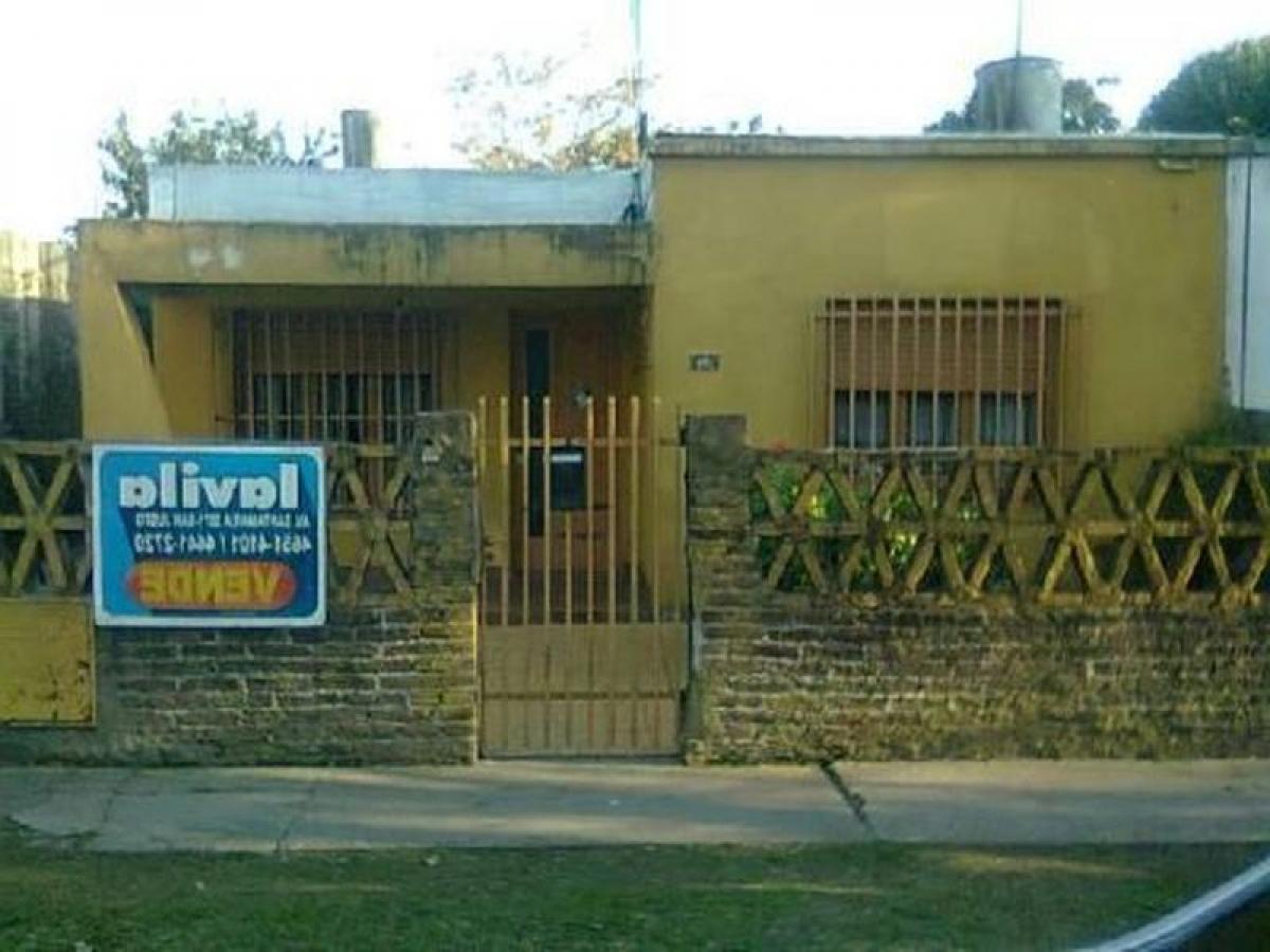 Casa de 2 dormitorios en Bermúdez, Argentina No. 60337