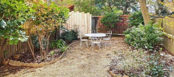 Квартира с 2 спальнями в Ла-Гарен-Коломб, Франция № 171971 2