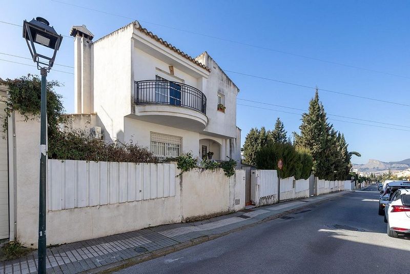 3 bedrooms House in Albolote, Spain No. 220639