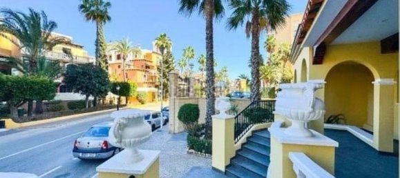 Apartamento de 3 dormitorios en Torrevieja, Spain No. 92430 4