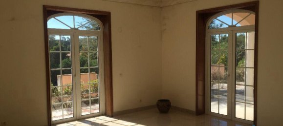 5 bedrooms Villa in Sintra, Portugal No. 45879 3