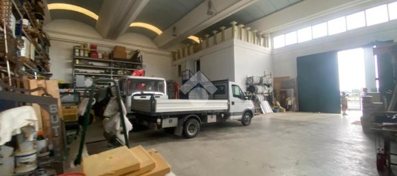 2-salle Entrepôt à Parma, Italy No. 116570 4