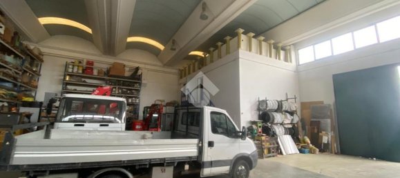 2-salle Entrepôt à Parma, Italy No. 116570 11