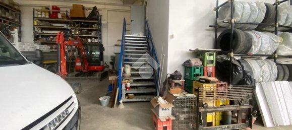 2-salle Entrepôt à Parma, Italy No. 116570 3