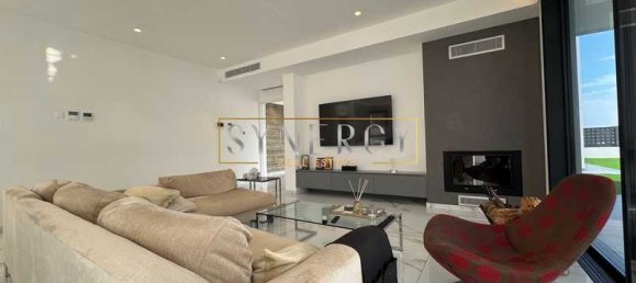 Propiedad comercial de 4 dormitorios en Kato Deftera, Cyprus No. 19732 8