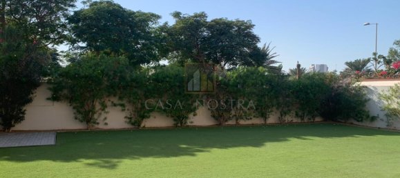 5 bedrooms Villa in Jumeirah Park, UAE No. 8001 2