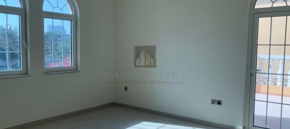 5 bedrooms Villa in Jumeirah Park, UAE No. 8001 12