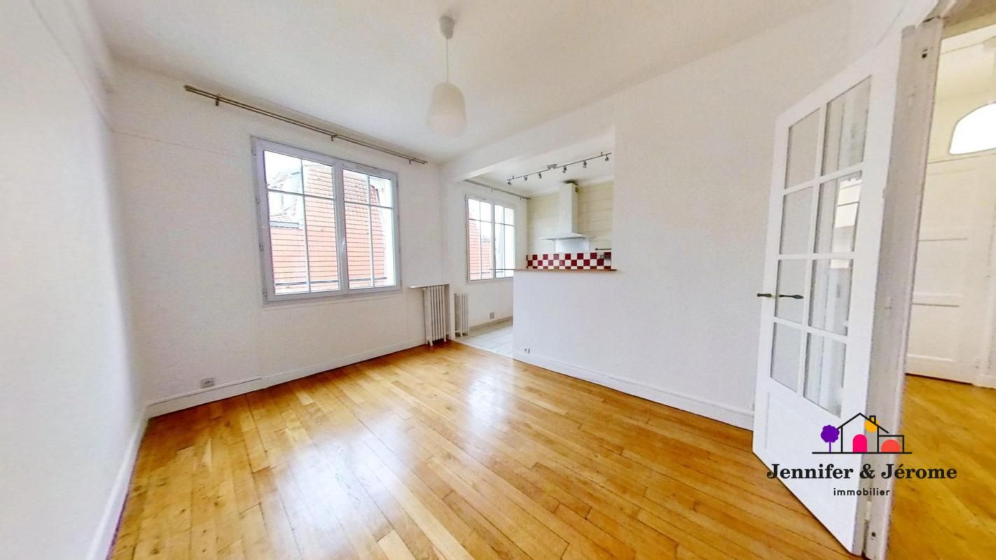 2 Schlafzimmer Wohnung in Montmorency, France, Nr. 350147