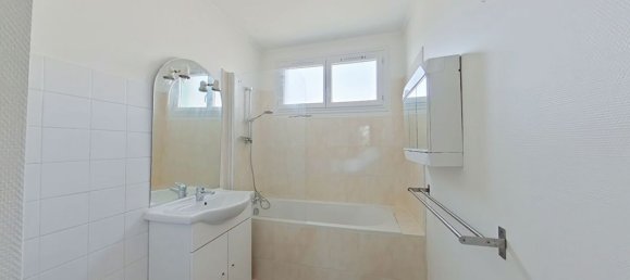 2 bedrooms Apartment in Tours, France No. 93129 6