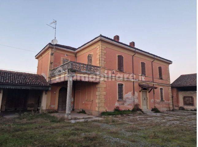 Villa de 5 dormitorios en Pozzaglio ed Uniti, Italy No. 295888