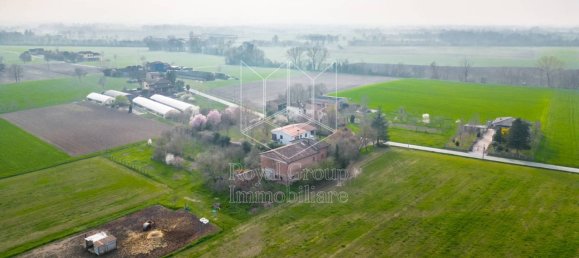 3 bedrooms House in Noceto, Italy No. 131840 3