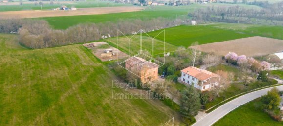 3 bedrooms House in Noceto, Italy No. 131840 6