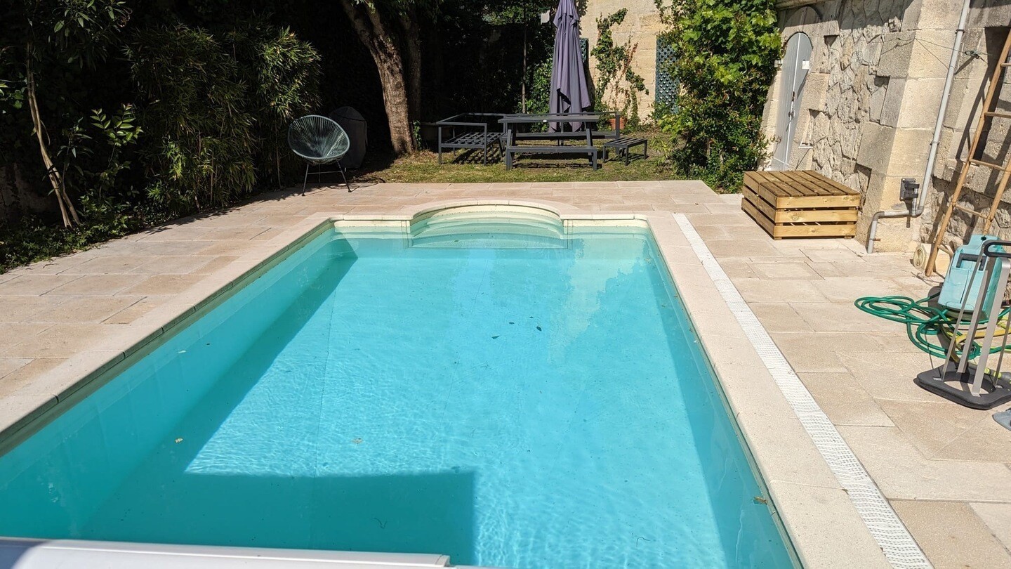 7 bedrooms Villa in Bordeaux, France No. 102507