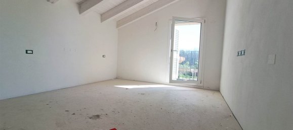 5 rooms House in Borgo San Lorenzo, Italy No. 114902 8