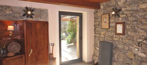 10 rooms House in Villafranca in Lunigiana, Italy No. 108033 16