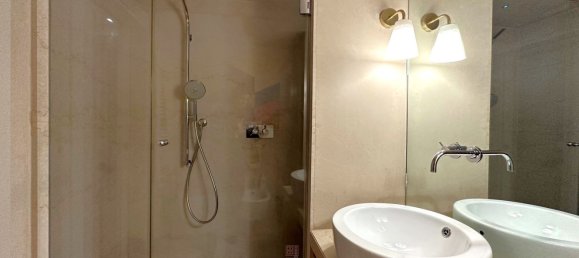 3 rooms Apartment in Florence, Italy No. 131362 17