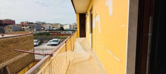 3-salle Appartement à Frattamaggiore, Italy No. 147845 7