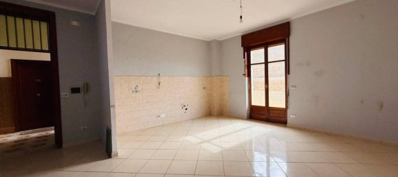 3-salle Appartement à Frattamaggiore, Italy No. 147845 3