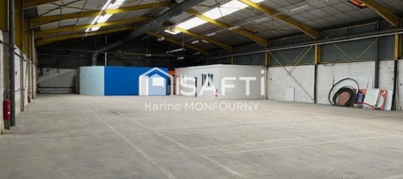 1200m² Commercial property in Saint-Quentin, France No. 42409 3