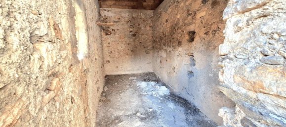 3 Schlafzimmer Haus in Tovo San Giacomo, Italy, Nr. 38507 6