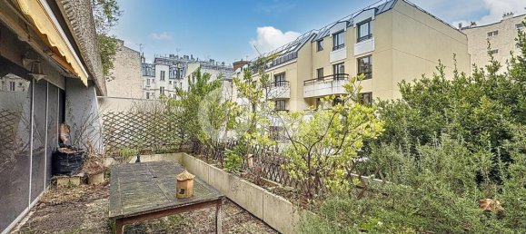 Studio in Paris, France No. 168862 7