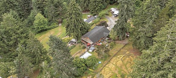 6 bedrooms House in British Columbia, Canada No. 1348 9