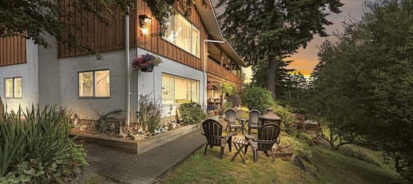 6 bedrooms House in British Columbia, Canada No. 1348 8