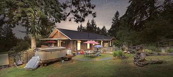 6 bedrooms House in British Columbia, Canada No. 1348 7