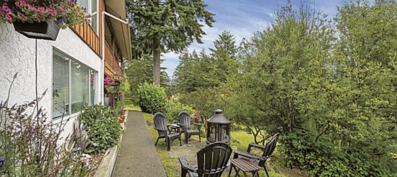 6 bedrooms House in British Columbia, Canada No. 1348 3