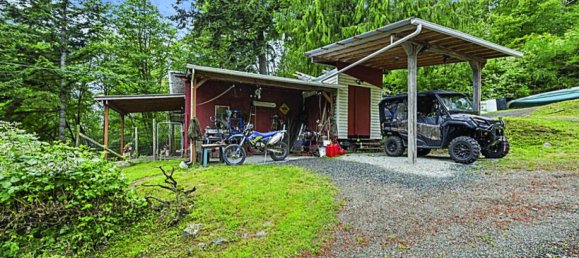 6 bedrooms House in British Columbia, Canada No. 1348 11