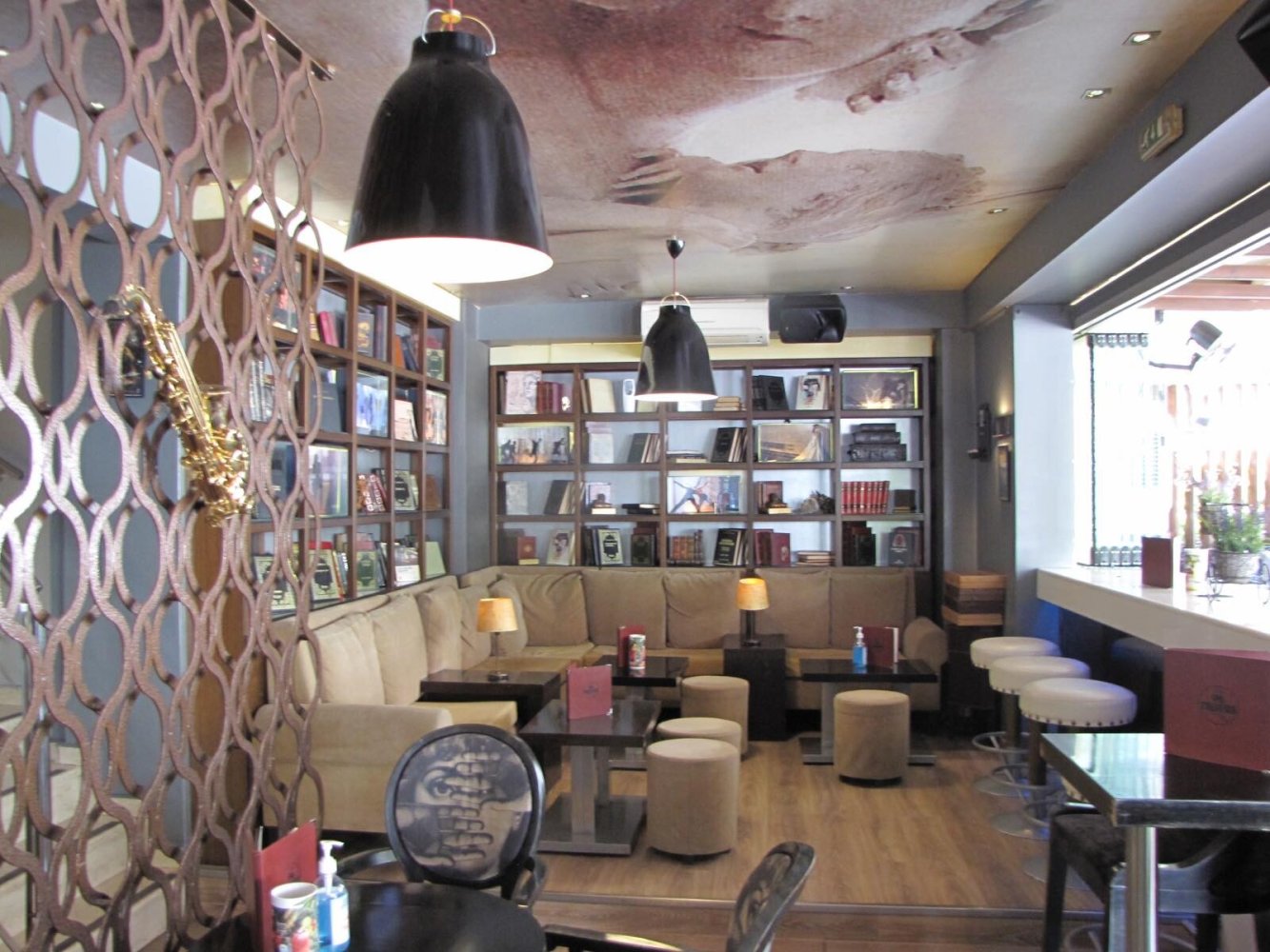 300m² Property in Neapoli, Greece No. 3580