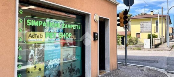 58m² Commercial property in Udine, Italy No. 257565 2