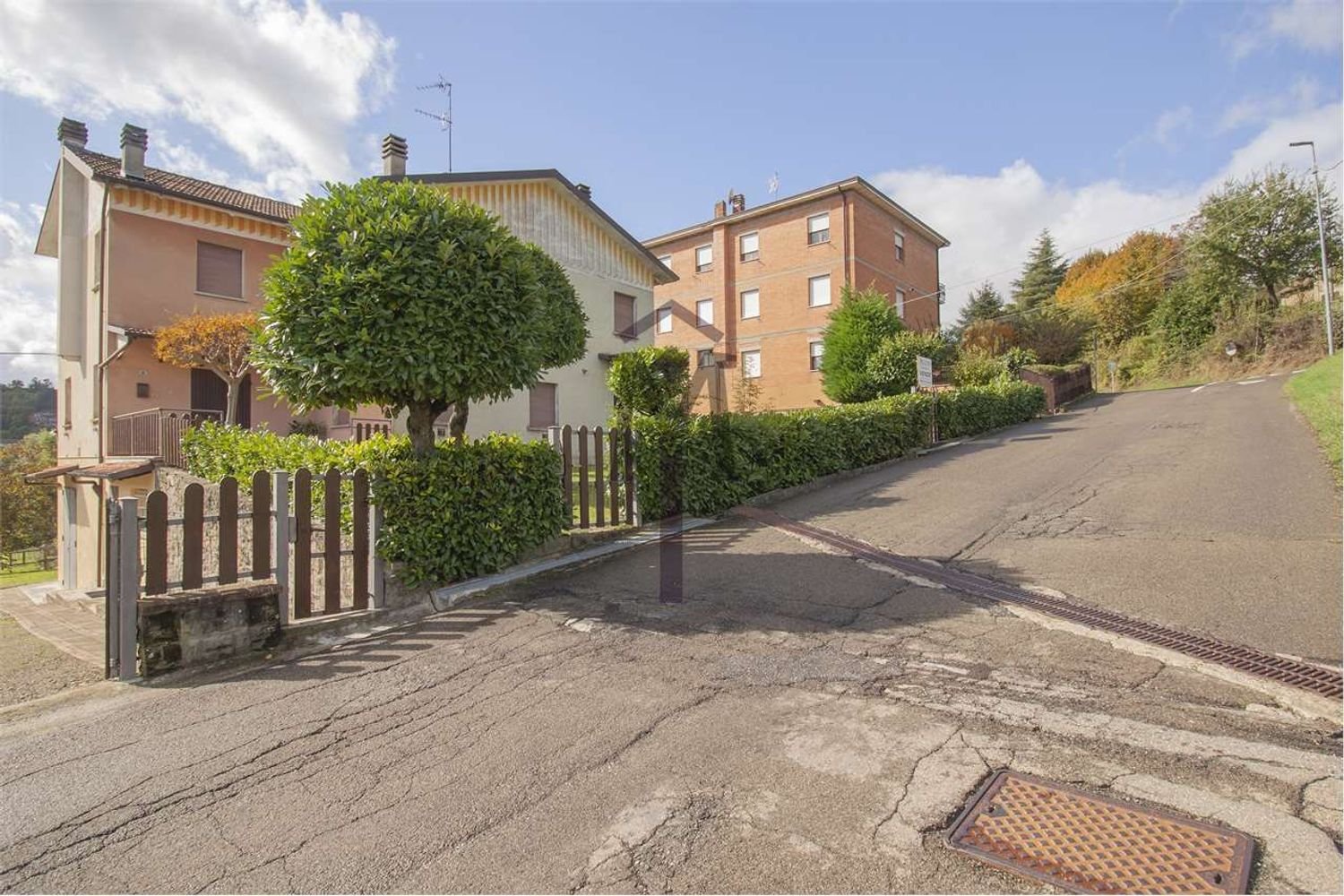 14-salle Maison à Viano, Italy No. 162847