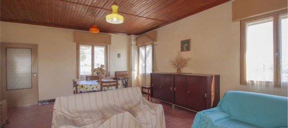 14-salle Maison à Viano, Italy No. 162847 14