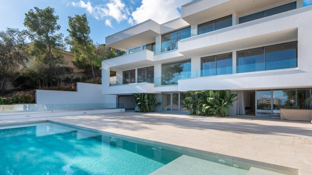 5 bedrooms Villa in Palmanova, Spain No. 259642