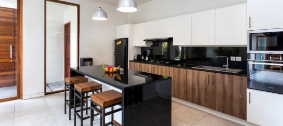 3 Schlafzimmer Villa in Seminyak, Indonesia, Nr. 3323 12