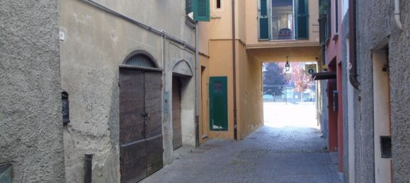 Дом с 3 комнатами в Кайро Монтенотте, Италия № 135928 3