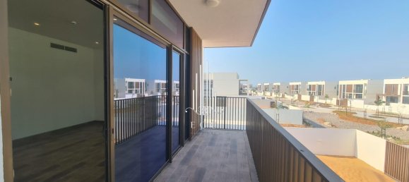 5 bedrooms Villa in Abu Dhabi, UAE No. 41958 6