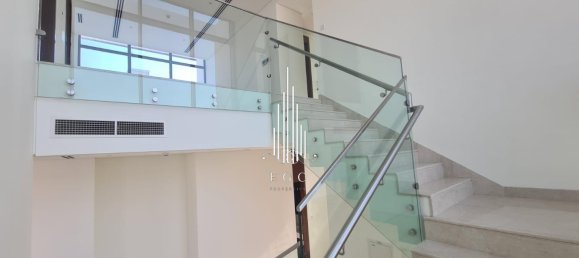 5 bedrooms Villa in Abu Dhabi, UAE No. 41958 19