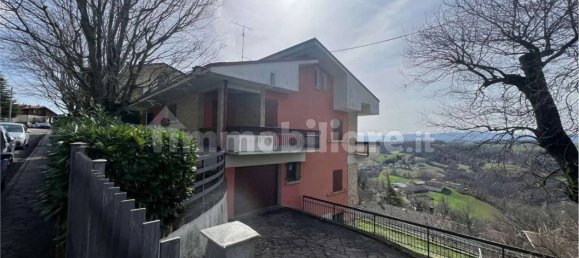 Вилла с 5 спальнями в Серрамаццони, Италия № 146589 2