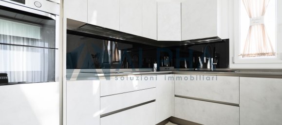 4 bedrooms Villa in Rimini, Italy No. 331155 6