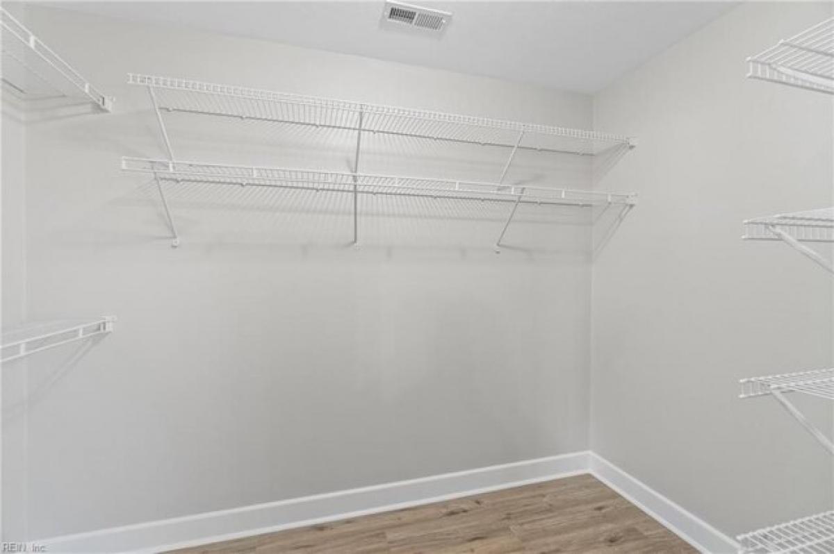 5 bedrooms House in Chesapeake, USA No. 381181